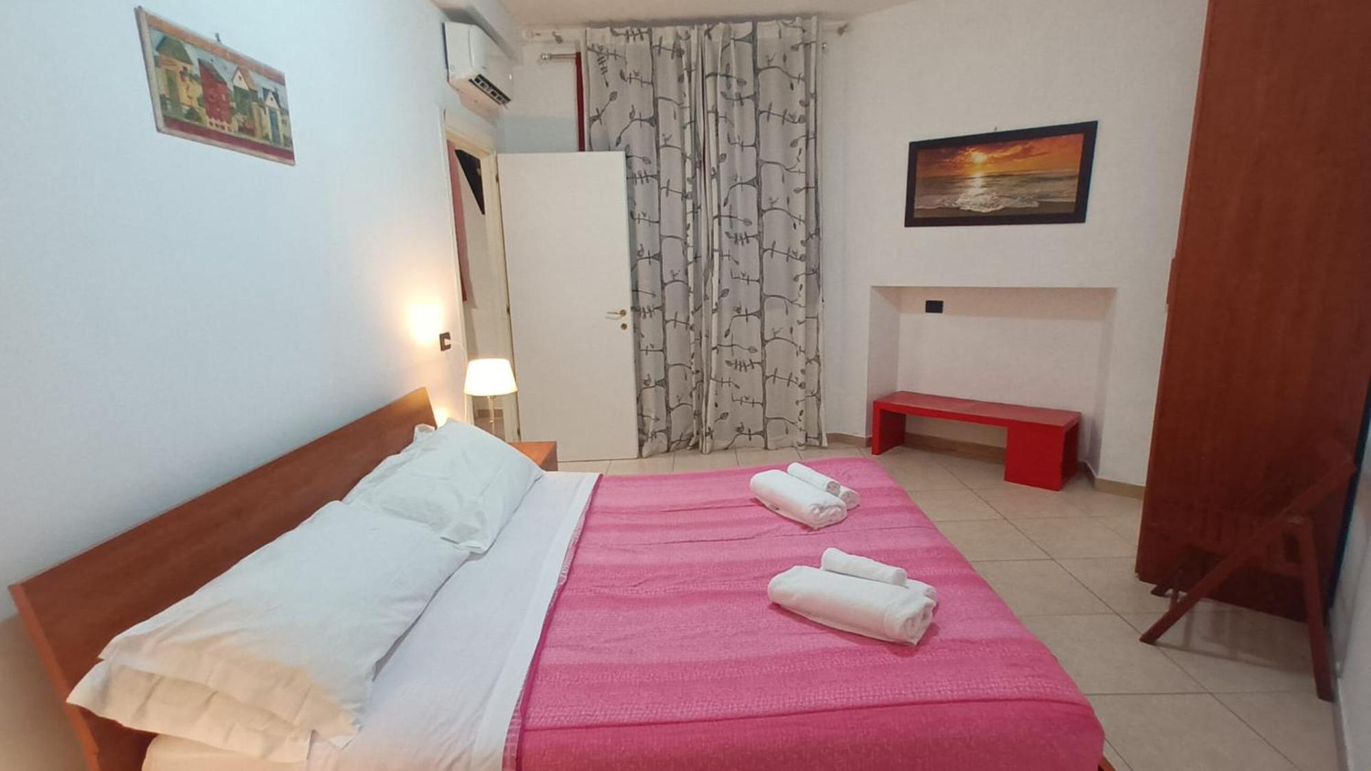 Olimpo Apartments St John In Lateran โรม ภายนอก รูปภาพ