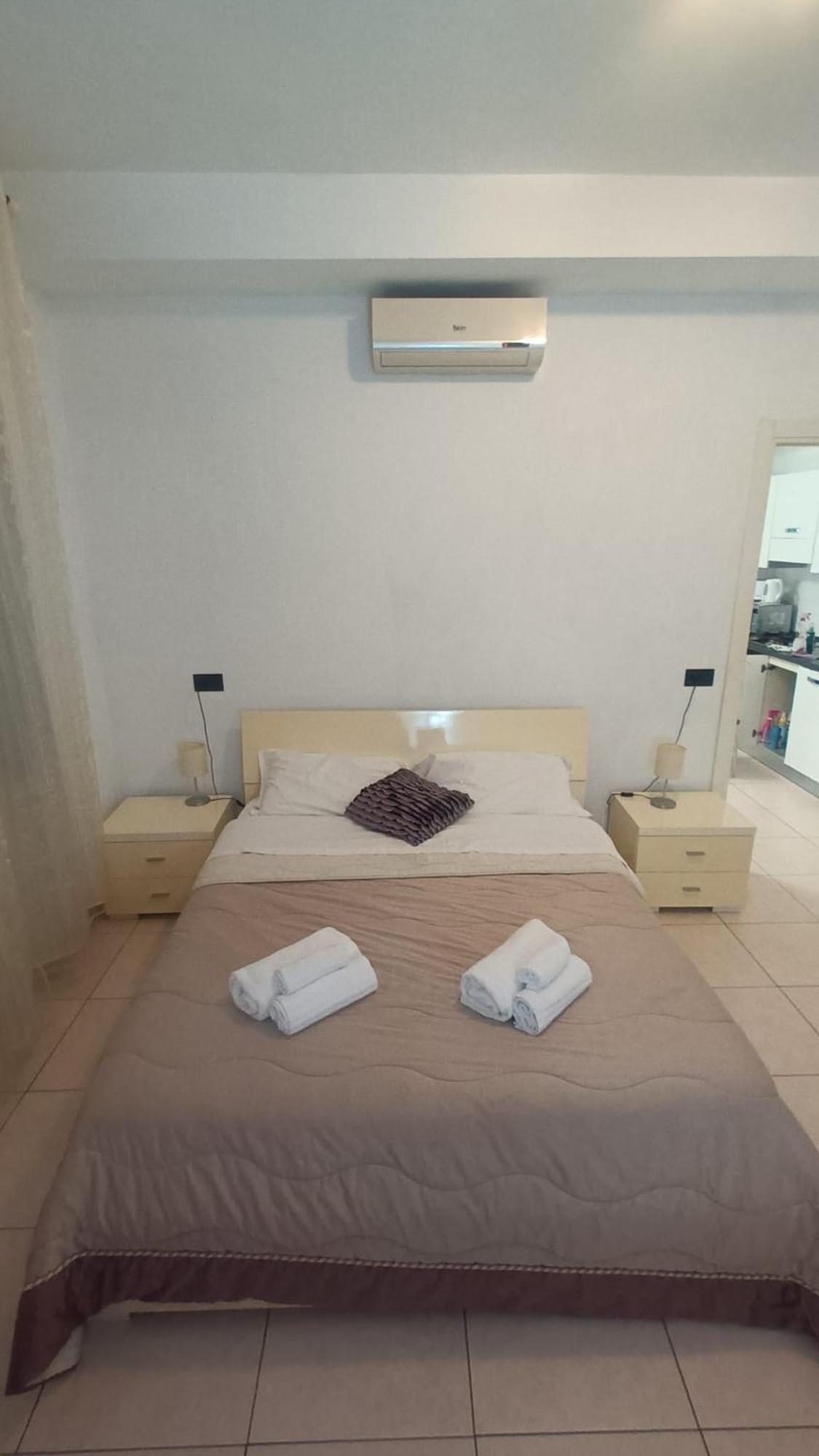 Olimpo Apartments St John In Lateran โรม ภายนอก รูปภาพ