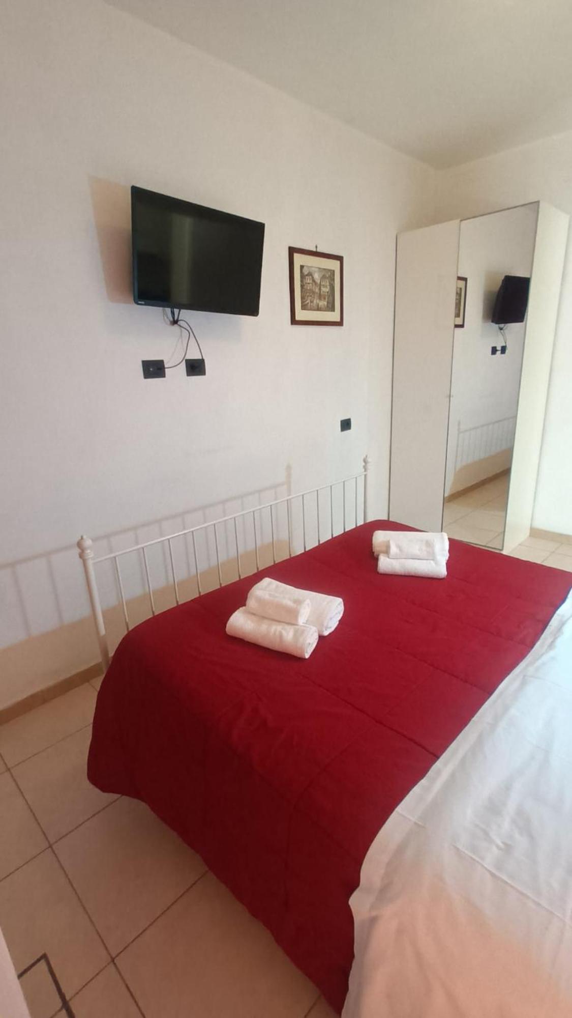 Olimpo Apartments St John In Lateran โรม ภายนอก รูปภาพ