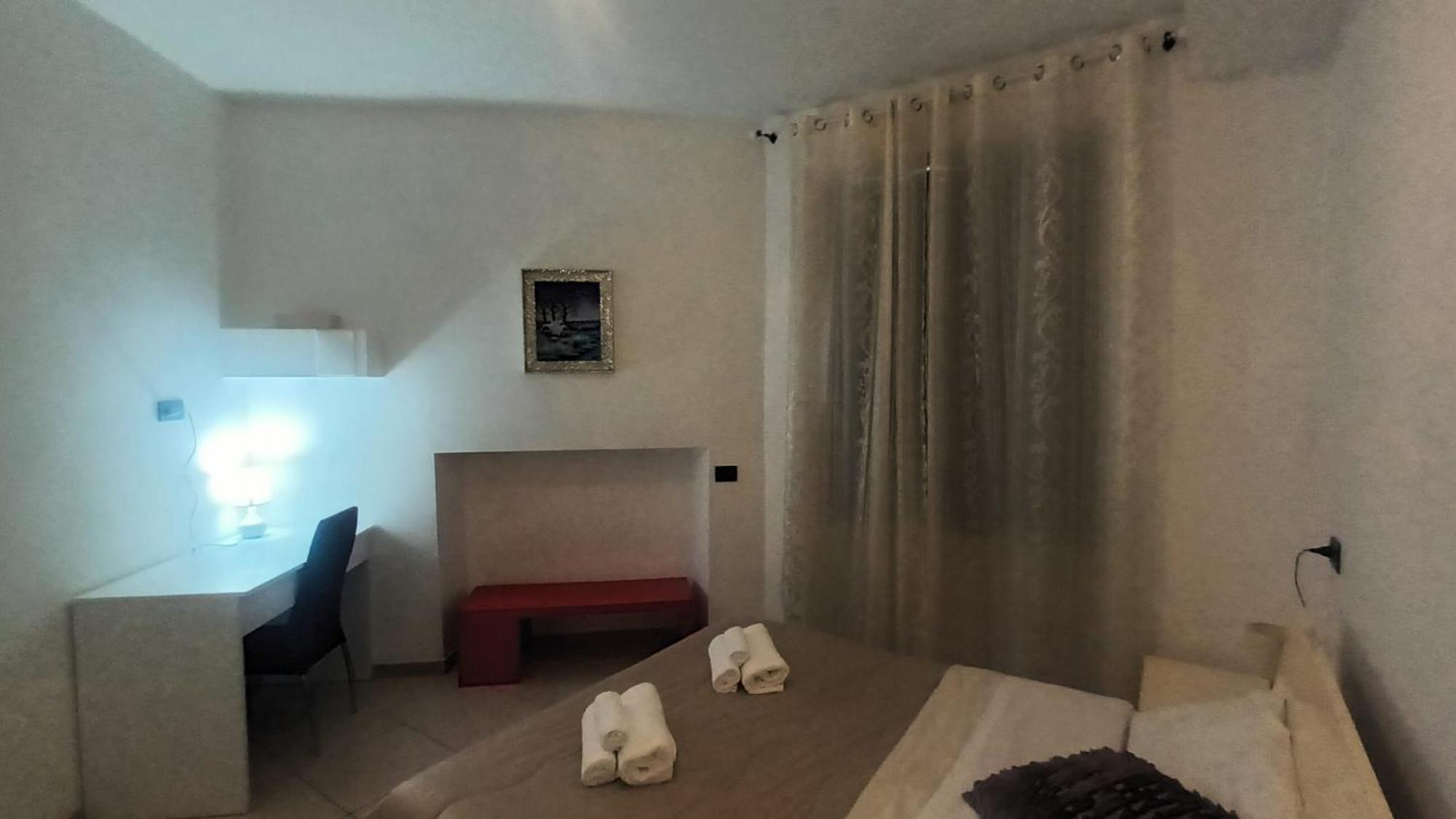 Olimpo Apartments St John In Lateran โรม ภายนอก รูปภาพ