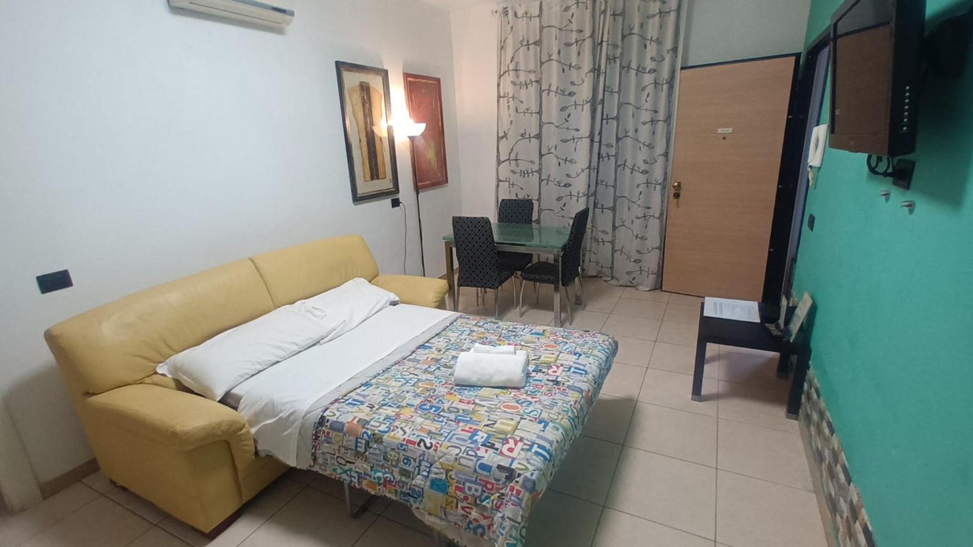 Olimpo Apartments St John In Lateran โรม ภายนอก รูปภาพ