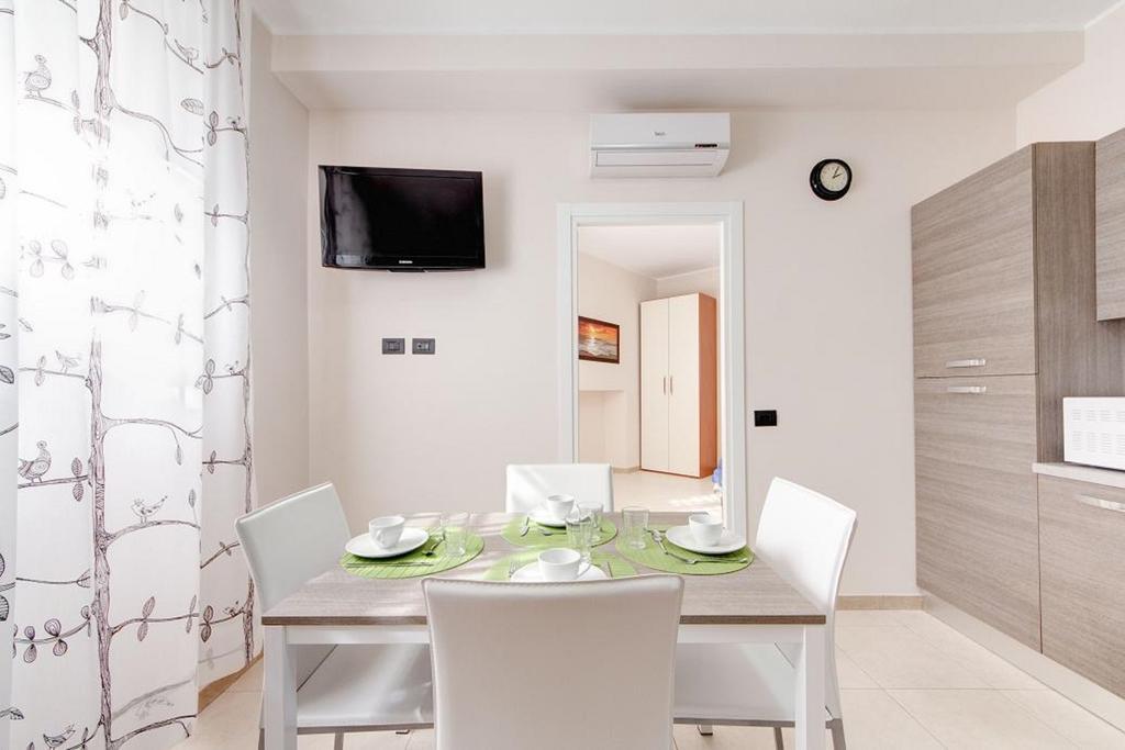 Olimpo Apartments St John In Lateran โรม ภายนอก รูปภาพ